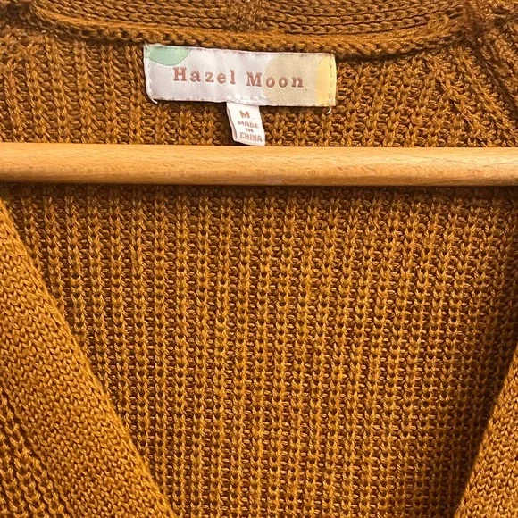 Center-Ruched V-Neck Sweater - Picture 5 of 5